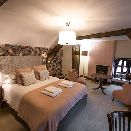 Royal George Hotel Great Easton  Buitenkant foto