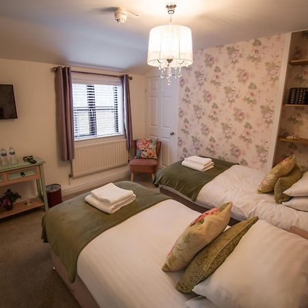 Royal George Hotel Great Easton  Buitenkant foto