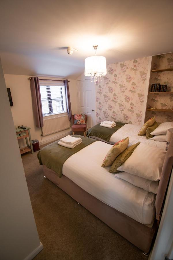 Royal George Hotel Great Easton  Buitenkant foto