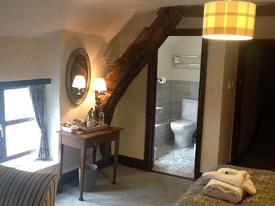 Royal George Hotel Great Easton  Kamer foto