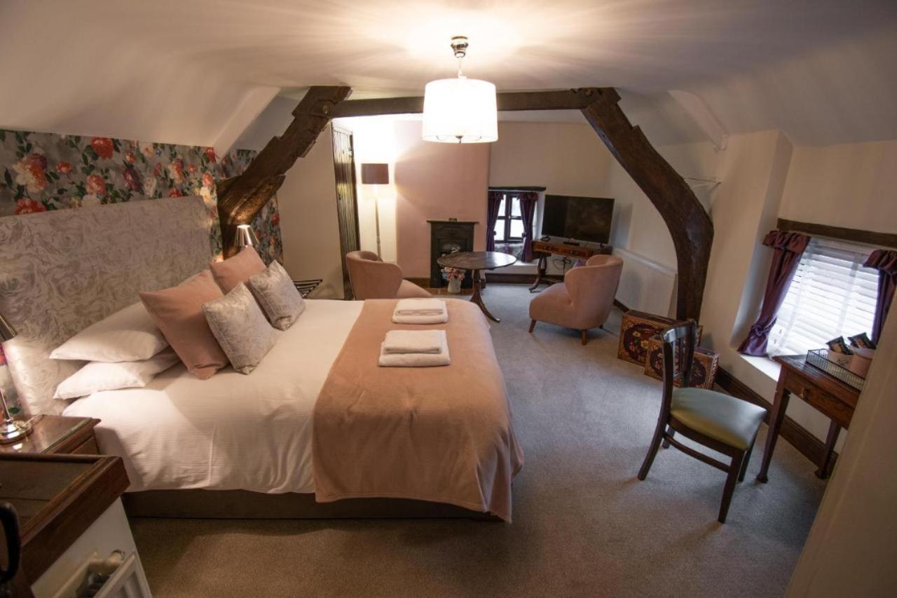 Royal George Hotel Great Easton  Buitenkant foto