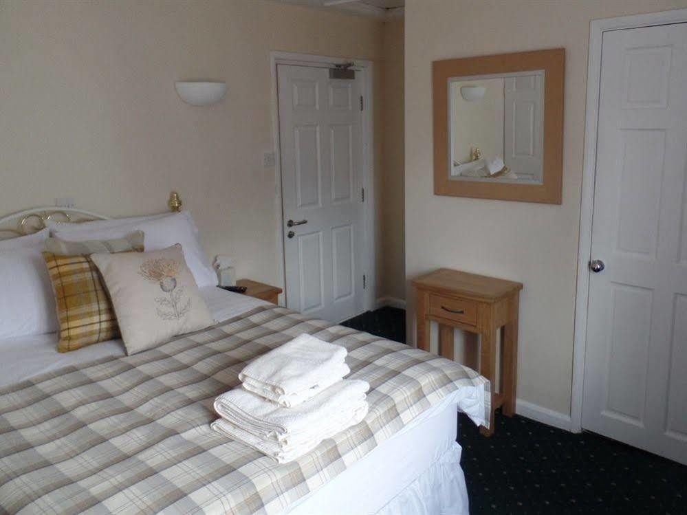 Royal George Hotel Great Easton  Buitenkant foto